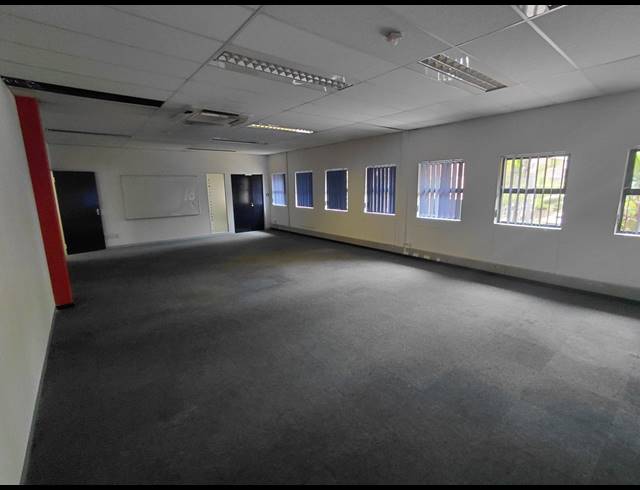 1,229M² OFFICE TO LET IN RANDJESPARK